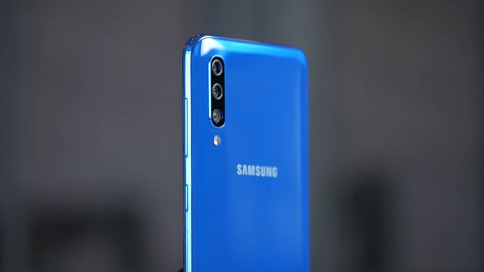 Samsung Galaxy A50 или Xiaomi Mi 9 SE: какой смартфон купить? – фото 16