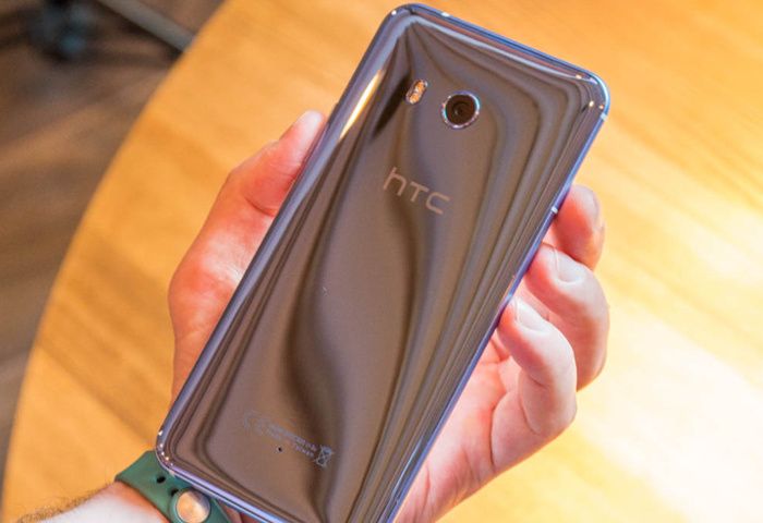 Дизайн Android-смартфона HTC U11