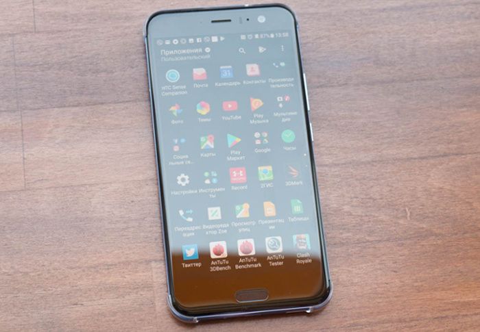Дизайн Android-смартфона HTC U11