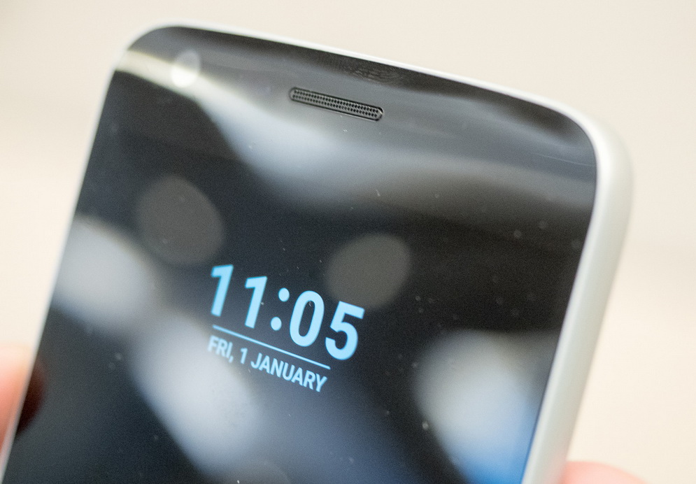 LG G5 без модулей-крупный план экран