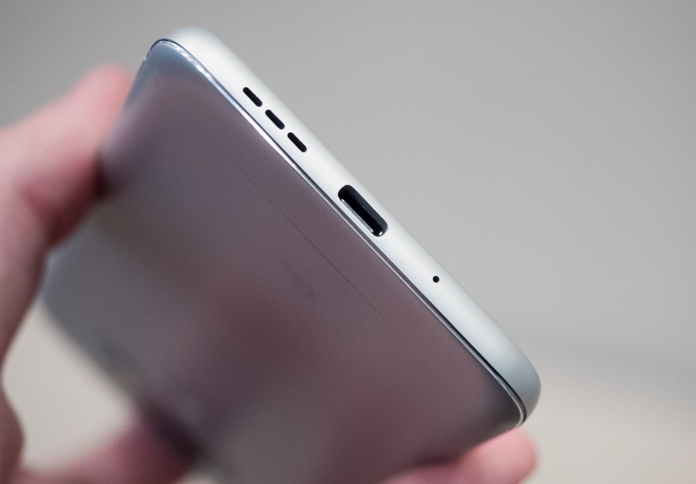 LG G5 без модулей-разъем для зарядки