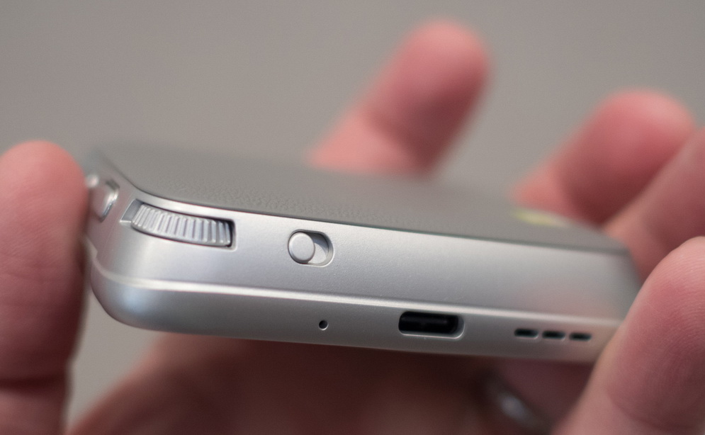 LG G5 и LG Cam Plus-модуль для расширения фотовозможностей крупный план