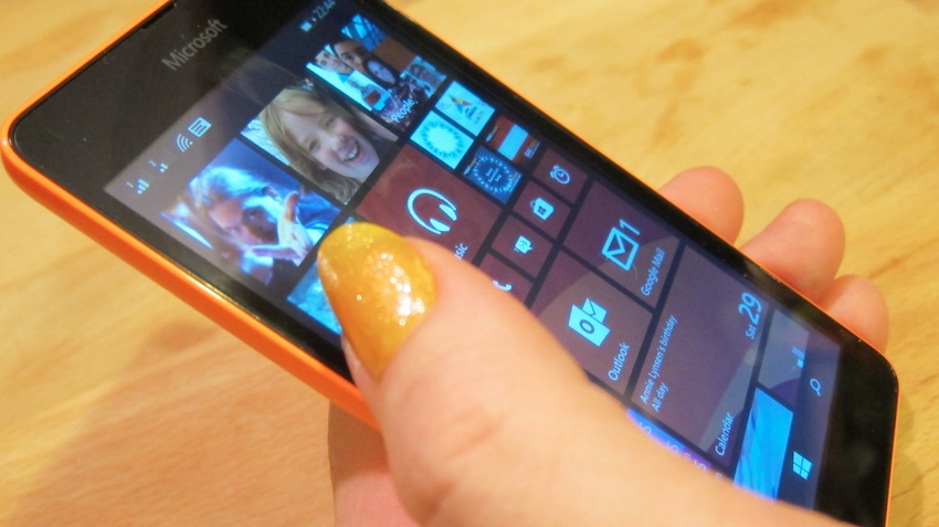 Microsoft Lumia 535 Orange- Экран