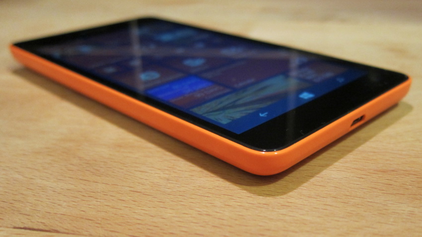 Microsoft Lumia 535 Orange- Экран