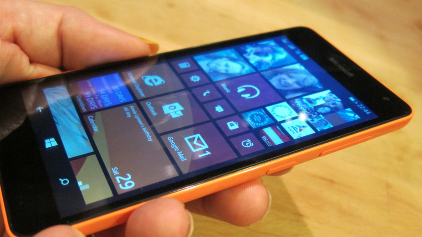 Microsoft Lumia 535 Orange-Экран