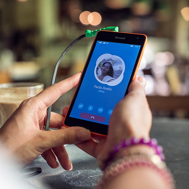Nokia Lumia 535-Связь по Skype