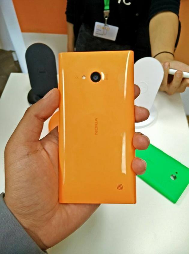 Nokia Lumia 730- В руках
