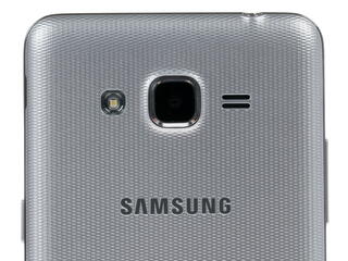 5&quot; Смартфон Samsung Galaxy J2 Prime 8 ГБ серебристый