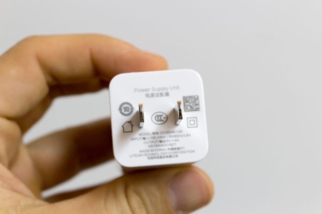 OnePlus 3T: зарядное устройство