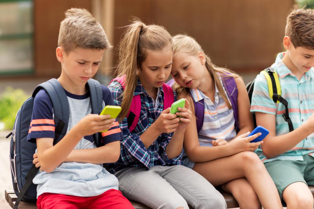 Вред и польза телефонов для детей