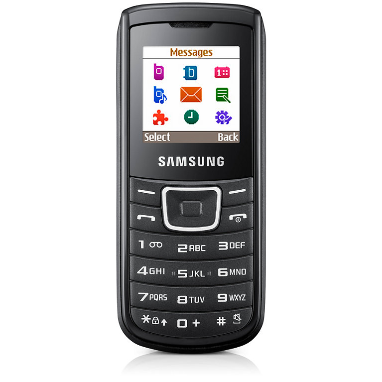14. Samsung E1100 который очень долго мог держать заряд. Этот телефон мог жить без подзарядки две недели.