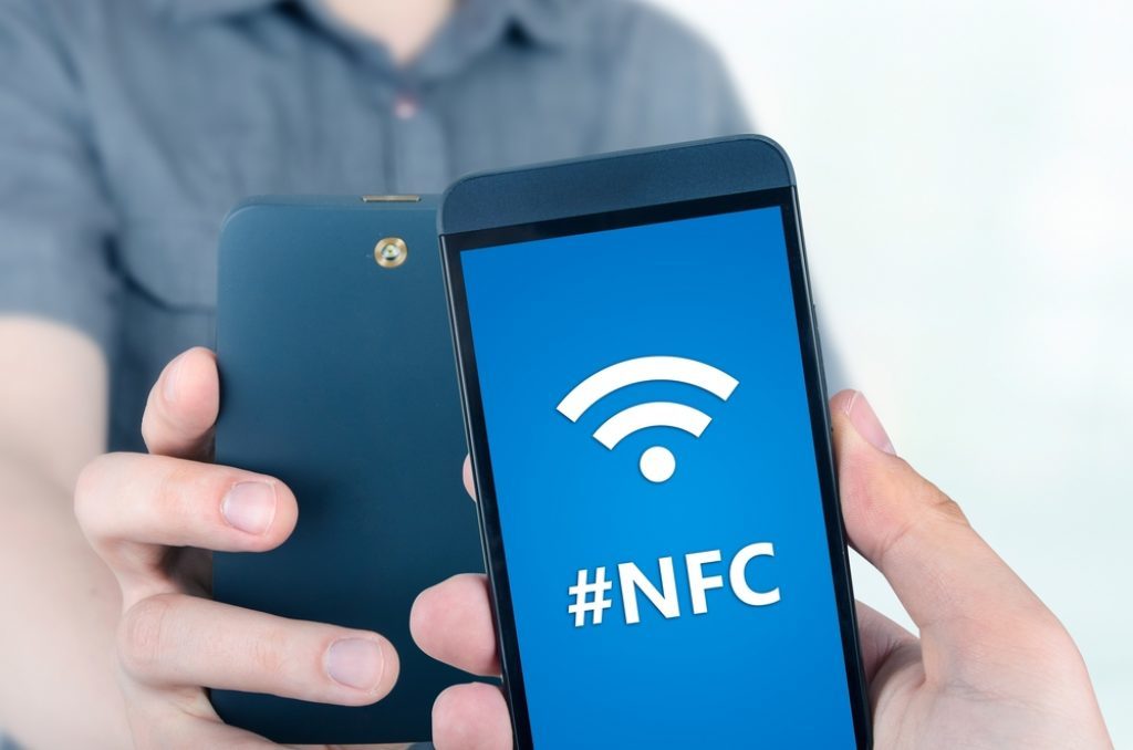 Обмен данными через NFC в смартфонах