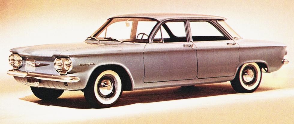 Представитель «компактного» семейства — заднемоторный Chevrolet Corvair. 1960 год