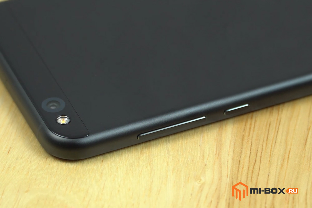 Обзор Xiaomi Mi 5c - правая грань