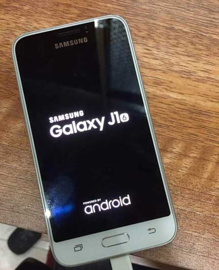 Смартфон Samsung Galaxy j1 mini 2016 года