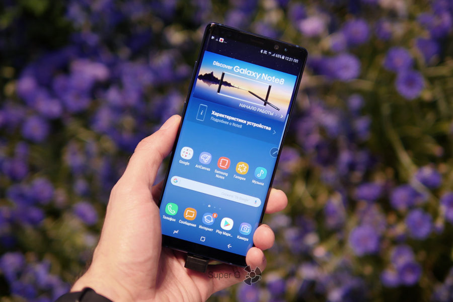 Samsung Galaxy Note 8 в руке - удобство использования