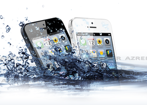 Попадание заряжающегося телефона в воду