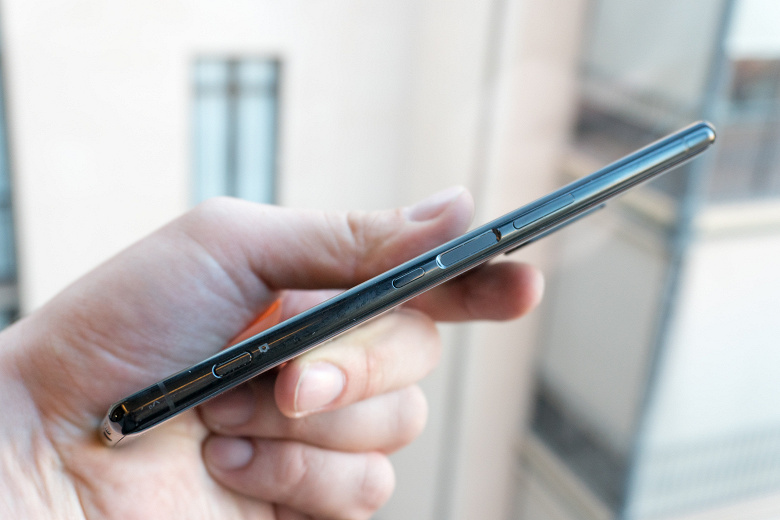 Новый подход к флагманам. Представлен смартфон Sony Xperia 1 с «кинематографическим» экраном