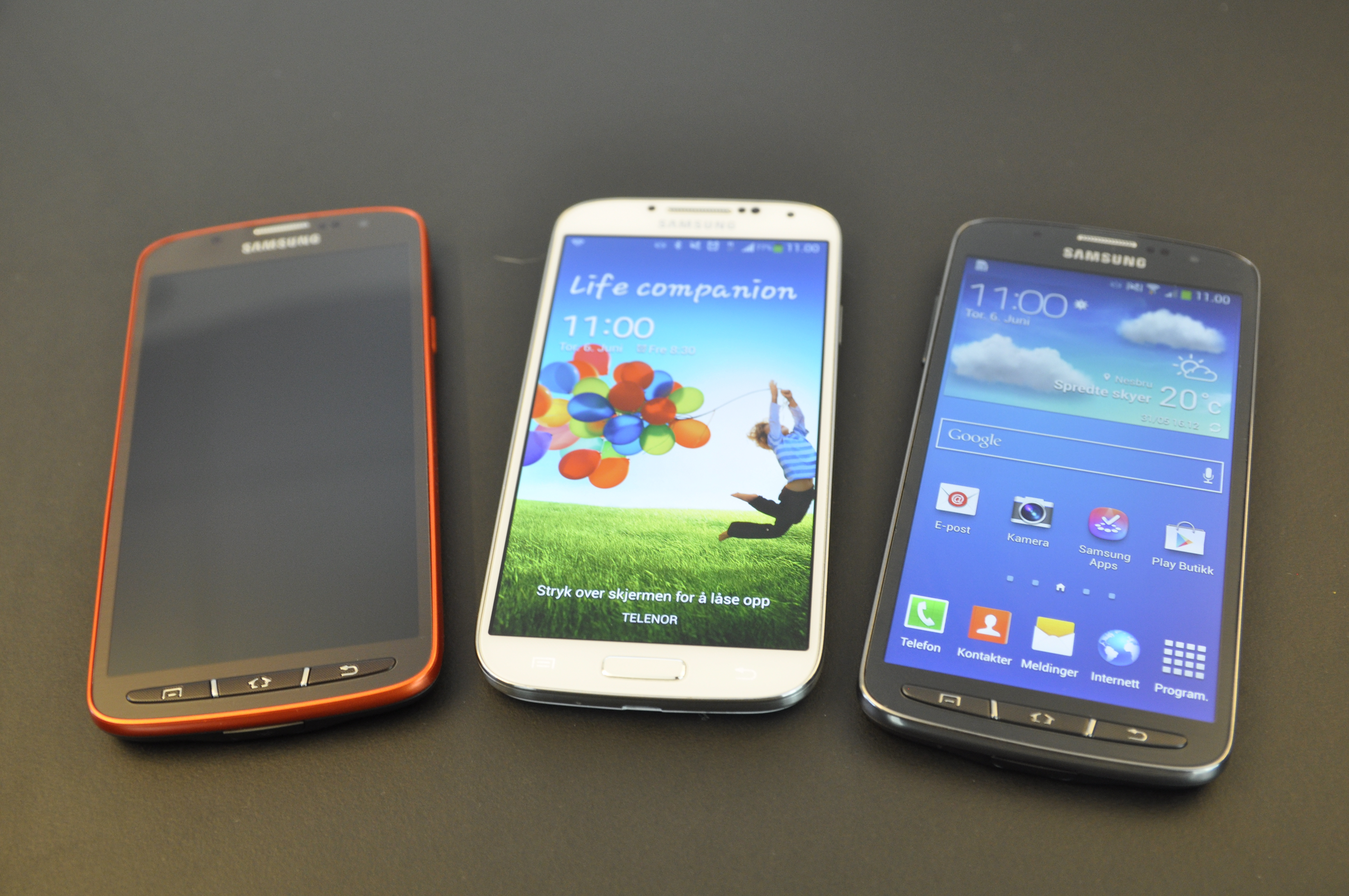 Последняя версия samsung galaxy. Samsung Galaxy s4. Samsung Galaxy s4 gt-i9500. Самсунг Гэлакси с4 Актив. Самсунг галакси с4 белый.